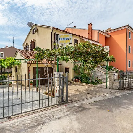 2 Bedroom Cozy In
