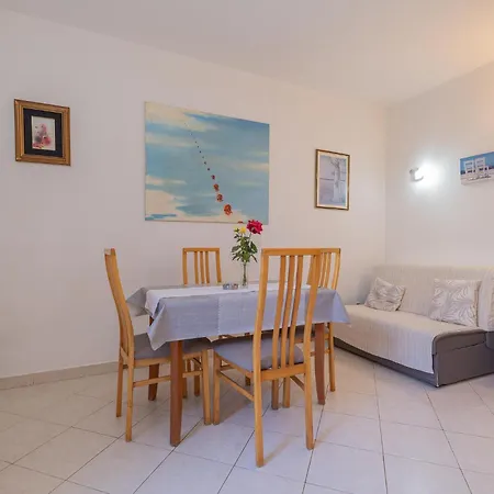 2 Bedroom Cozy In Daire