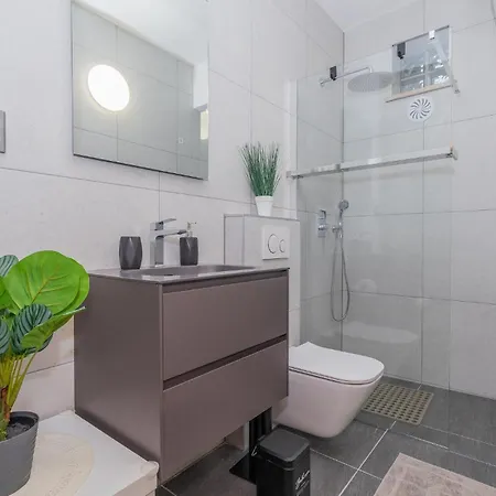 2 Bedroom Cozy In * Rovinj